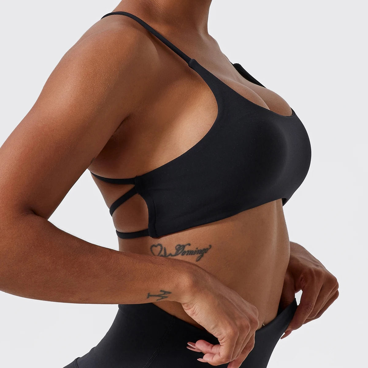 BLACK STRETCHY COMFORTABLE CROSS BACK SPORTS BRA