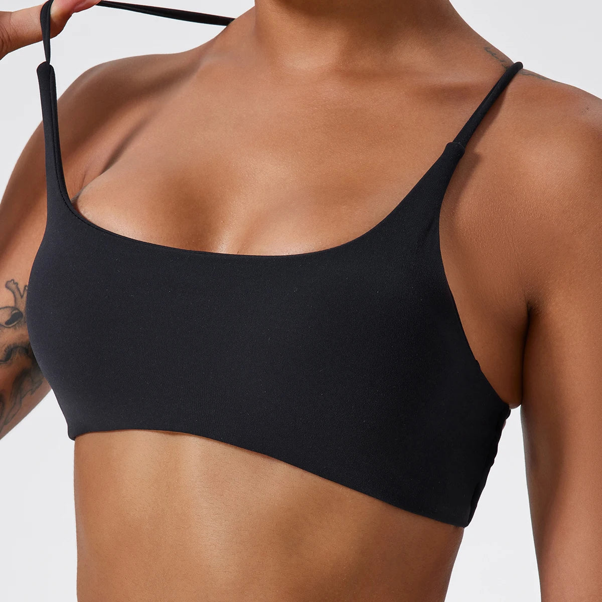 BLACK STRETCHY COMFORTABLE CROSS BACK SPORTS BRA